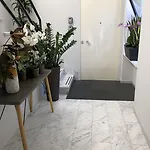 200 & Terrace 3* בארי