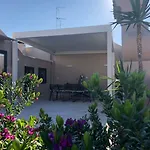 לינה וארוחת בוקר 200 & Terrace בארי