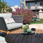 לינה וארוחת בוקר 200 & Terrace בארי