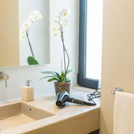 200 & Terrace Μπάρι