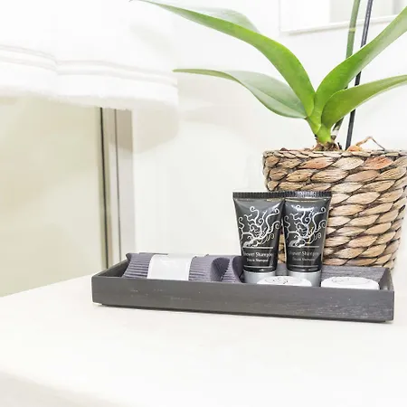 200 & Terrace Bed and Breakfast 4*