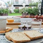 200 & Terrace Nocleg ze śniadaniem 3*