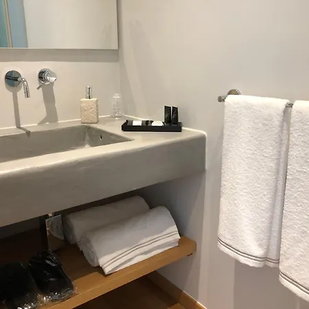 200 & Terrace فندق مبيت وإفطار