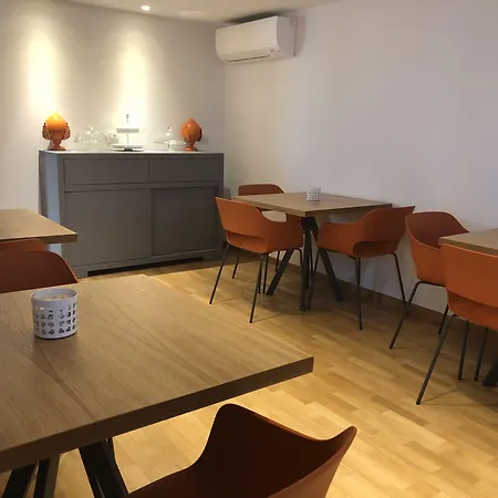 200 & Terrace Bed & Breakfast 3*