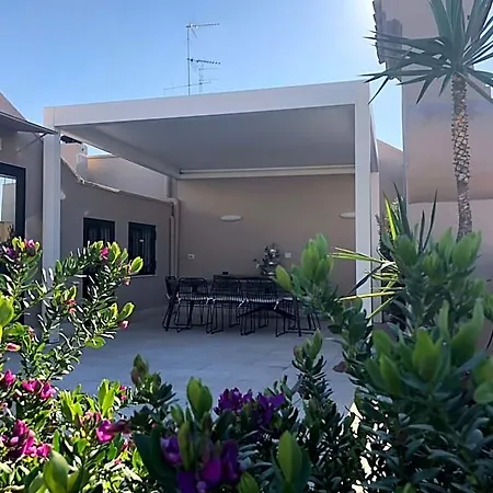 200 & Terrace 3* בארי